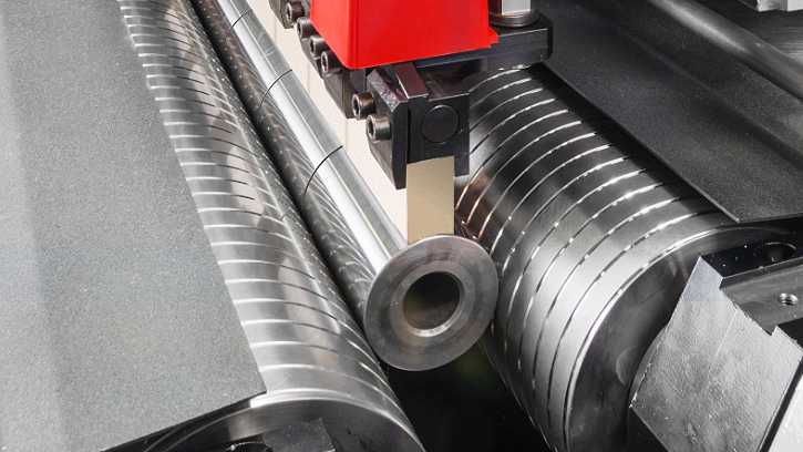 Schleifen und Polieren von Türgriffen Schleifen und Polieren von Türgriffen