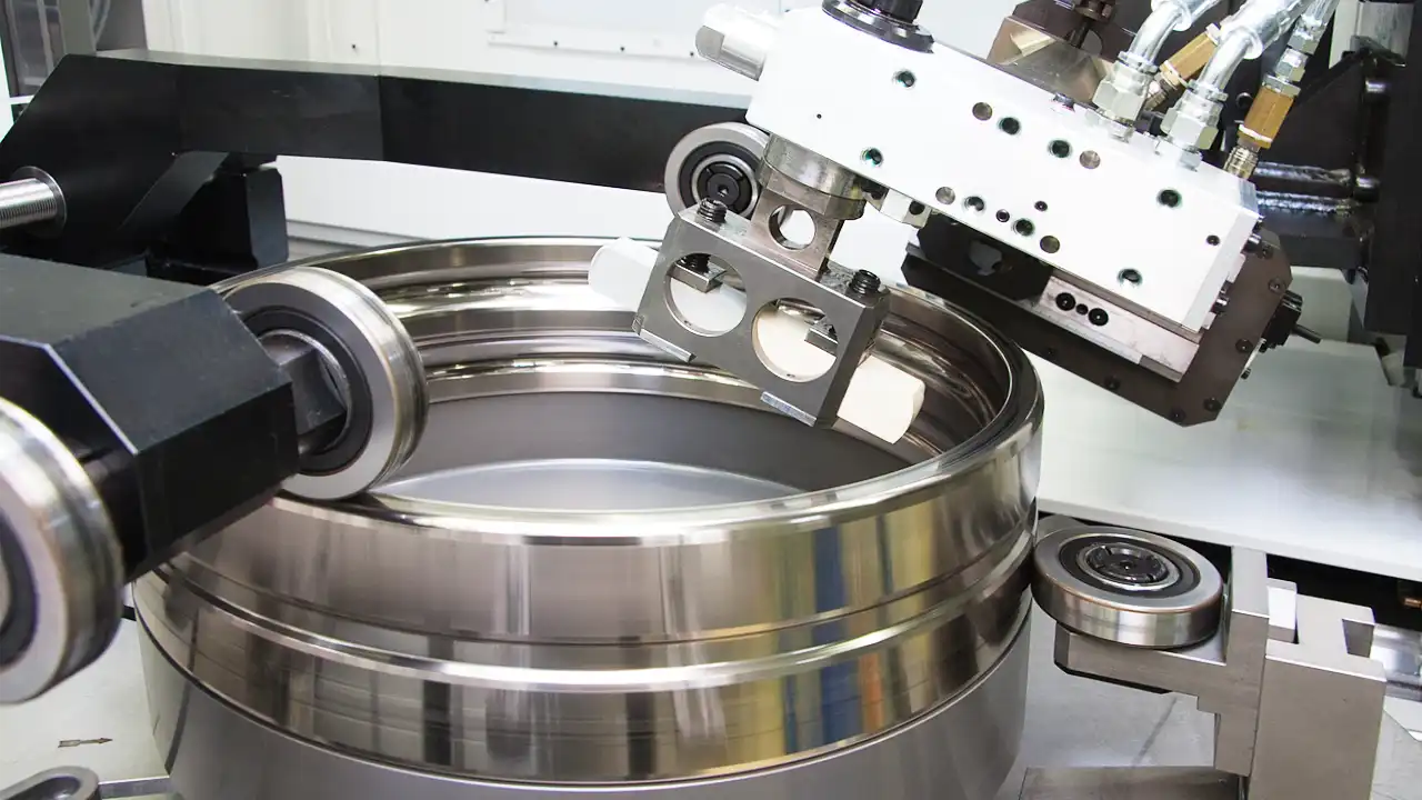 Laufbahnbearbeitung Laufbahnbearbeitung